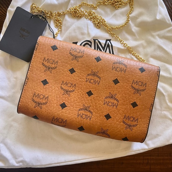 NWT * MCM Crossbody bag with Studded Crystal Visetos NEVER USED, authentic - Picture 4 of 6